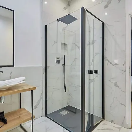 Decorato Professionalmente * Milan